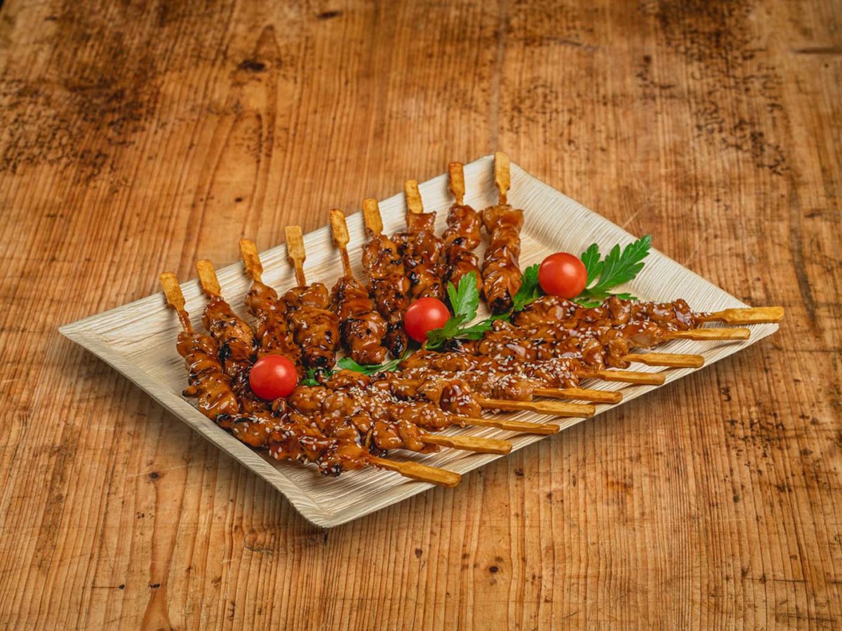 18er Hähnchen Yakitori Spieß Platte - bärlifood Business Catering Berlin