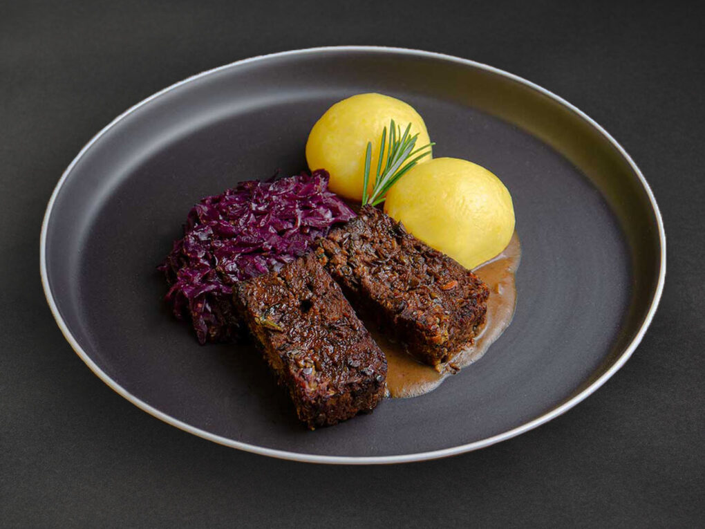 Quinoa Bratling Rotkohl & Bio-Knödel