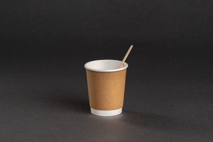 Pappbecher mit Rührstäbchen für Catering und Business Event Ausstattung in Berlin