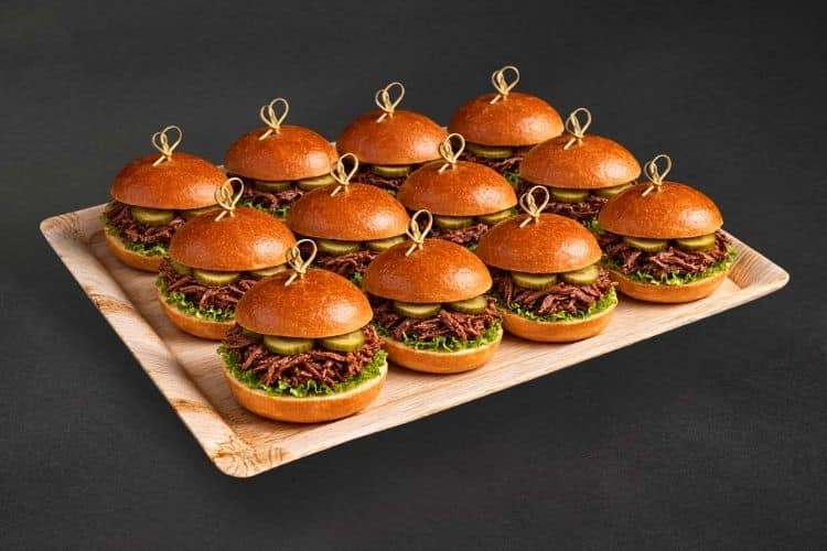 Mini Burger mit Beef als herzhaftes Fingerfood für Business Event und Firmenveranstaltung