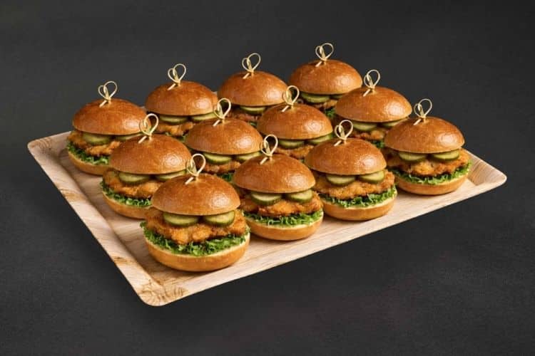 Mini Chicken Burger für Firmenveranstaltung und Business Event als herzhaftes Fingerfood