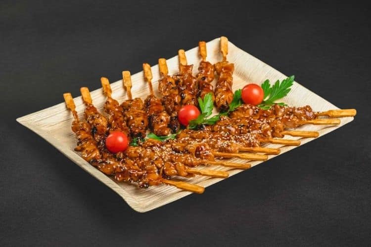 Hähnchen Yakitori Spieße als Catering Platte für Business Event und Firmenveranstaltung