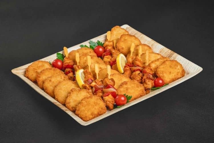 Mini Schnitzel und Hähnchenspieße, Catering Berlin Fingerfood