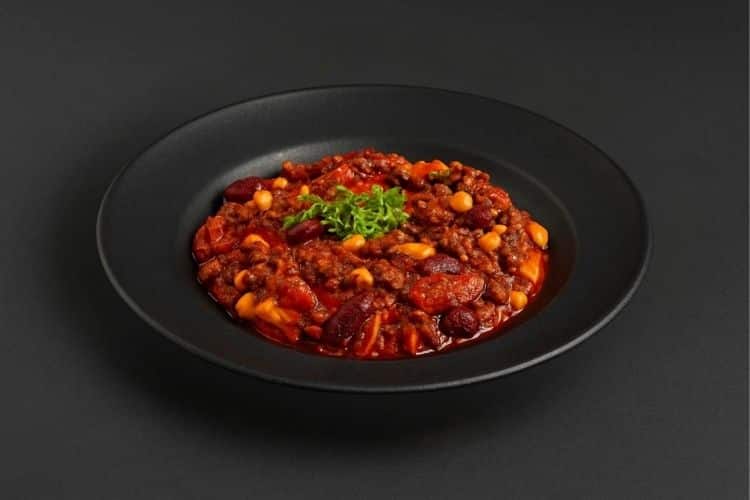 Herzhaftes Chili con Carne als warmes Mittagsgericht für Catering in Berlin bei Team Lunch und Event Verpflegung
