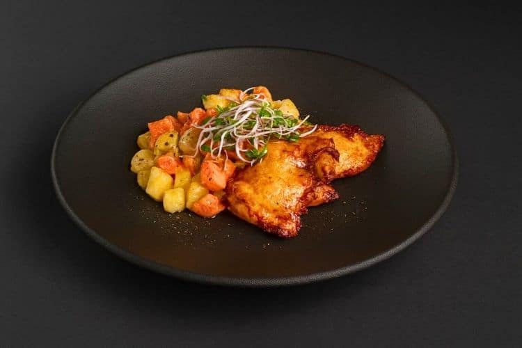 Gesundes Catering Berlin Hähnchen Gemüse Büro Lunch