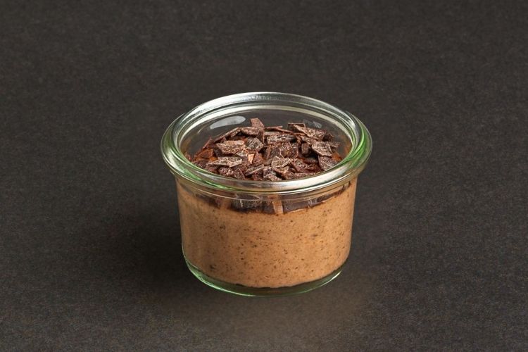 Mousse au Chocolat im Glas mit cremiger Konsistenz