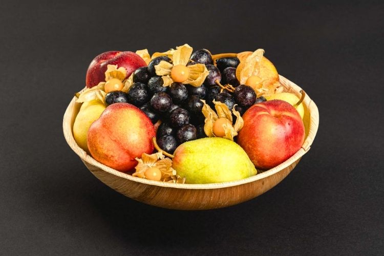 Obstschale mit frischen Früchten auf einem Catering Tisch bei einem Event oder Meeting in Berlin