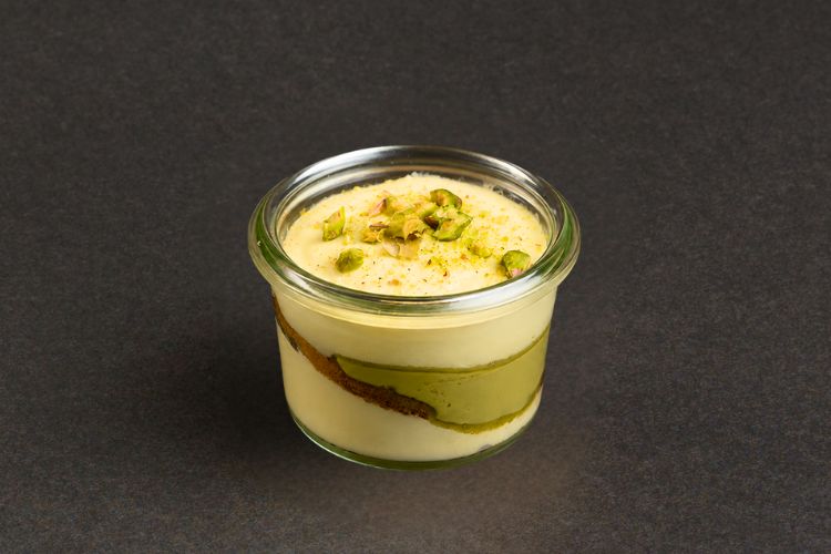 Pistachio & Cream Dessert im Glas für Dessert Catering in Berlin