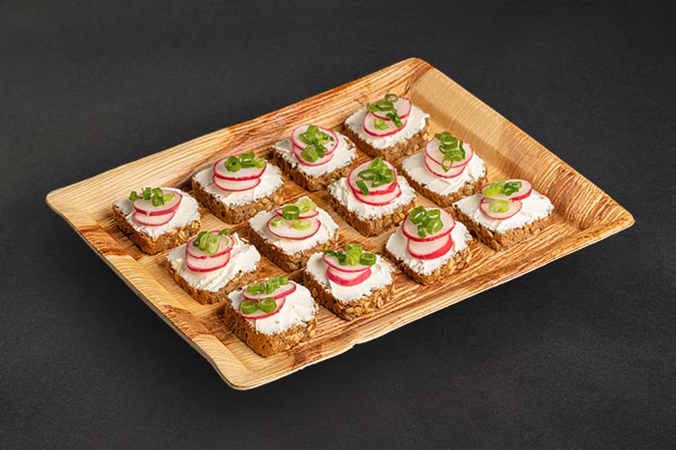 12 Frischkäse Radieschen Schnittchen für Büro Catering in Berlin