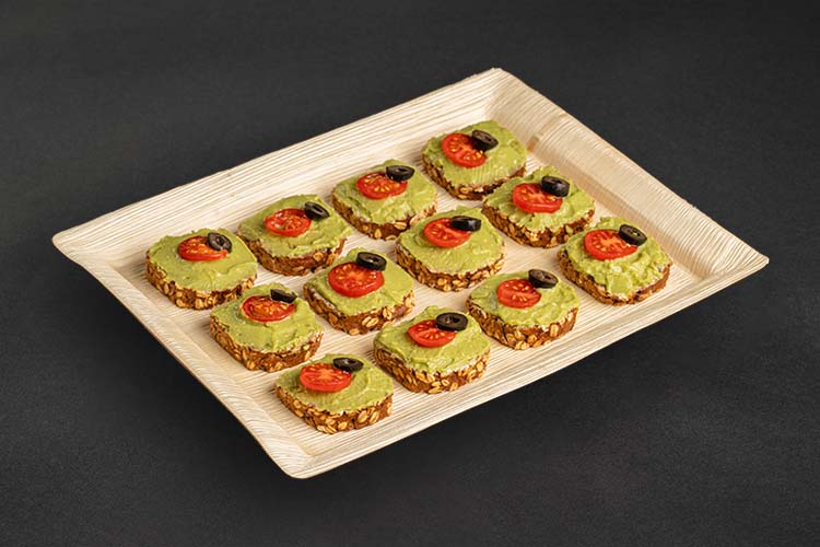 Avocado Schnittchen mit Kirschtomaten für Büro Catering in Berlin