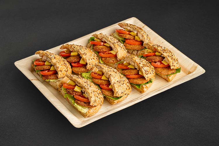 Mehrkorn Sandwiches mit Falafel und Grillgemüse für veganes Büro Catering Berlin