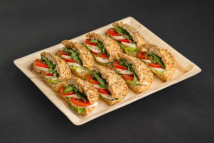 Mehrkorn Sandwiches mit Mozzarella, Tomate und Rucola für Büro Catering Berlin